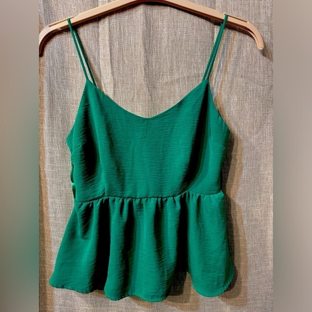 Monteau green women’s smocked top with adjustable straps size L like new!
